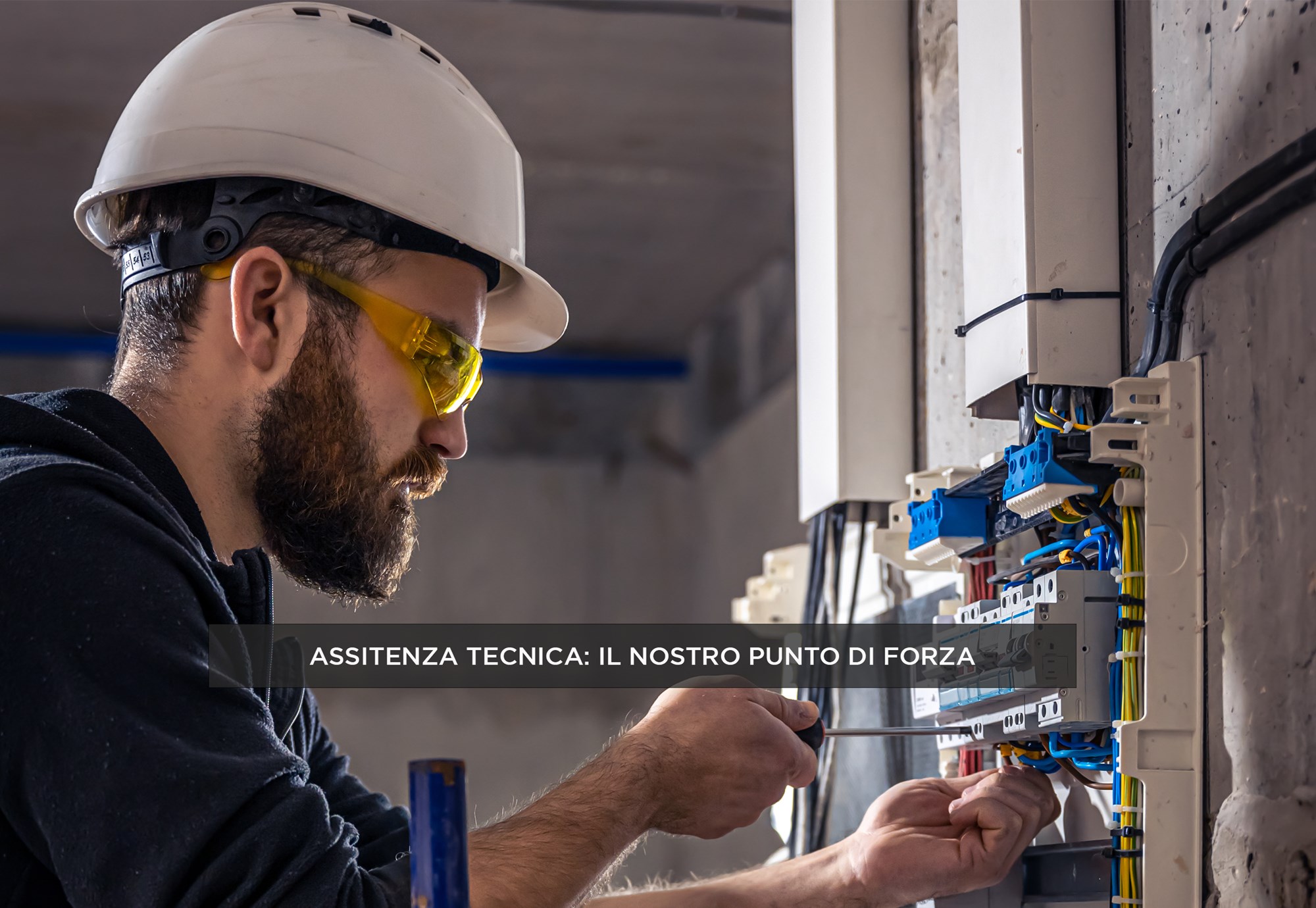 Il nostro team di tecnici altamente qualificati è sempre disponibile per fornire supporto tecnico e assistenza, anche a distanza, per qualsiasi tipo di problema o esigenza tecnica. Inoltre, grazie alla nostra rete di assistenza tecnica capillare, siamo in grado di intervenire tempestivamente su qualsiasi impianto installato.Siamo certi che il nostro servizio di assistenza tecnica post-vendita sia un valore aggiunto che fa la differenza, perché ci impegniamo a fornire un servizio efficiente, competente e tempestivo.✅ MONITORIAMO GLI IMPIANTI DA REMOTO PER ESSERE ANCORA PIU' EFFICIENTICi sono molti vantaggi nell'essere in grado di monitorare da remoto l'efficienza di un impianto fotovoltaico, tra cui:✔ Risparmio di tempo: il monitoraggio remoto consente agli operatori di verificare rapidamente lo stato dell'impianto senza dover recarsi fisicamente sul sito.✔ Miglioramento dell'efficienza: il monitoraggio costante consente di individuare eventuali problemi o malfunzionamenti dell'impianto e di intervenire tempestivamente per risolverli, migliorando l'efficienza dell'impianto stesso.✔ Maggiore durata dell'impianto: il monitoraggio remoto permette di individuare eventuali problemi o malfunzionamenti dell'impianto che potrebbero danneggiare i componenti a lungo termine. In questo modo, si può intervenire tempestivamente per prevenire eventuali guasti e prolungare la durata dell'impianto.✔ Maggiore sicurezza: il monitoraggio remoto consente di individuare eventuali problemi di sicurezza, come cortocircuiti o sovraccarichi, che potrebbero causare danni o incidenti.In sintesi, il monitoraggio remoto dell'efficienza di un impianto fotovoltaico permette di individuare tempestivamente eventuali problemi o malfunzionamenti, migliorare l'efficienza dell'impianto stesso e prolungarne la durata.